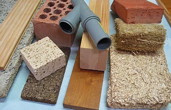 Estudiantes usan desechos para crear materiales de construcción