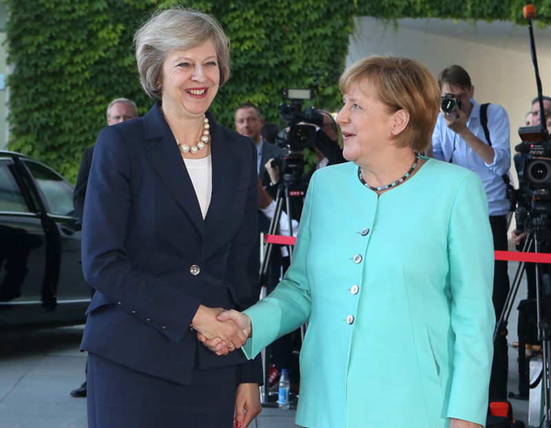 Reunión May-Merkel aclarará camino que tomará Reino Unido