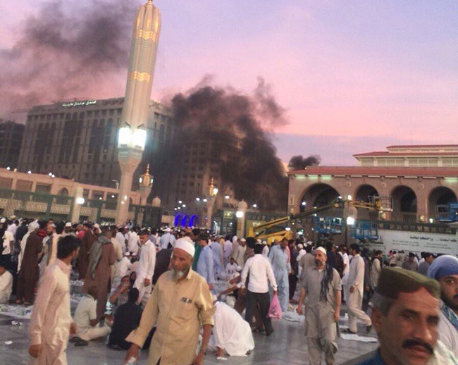 Reportan explosiones cerca de una mezquita en Arabia Saudita
