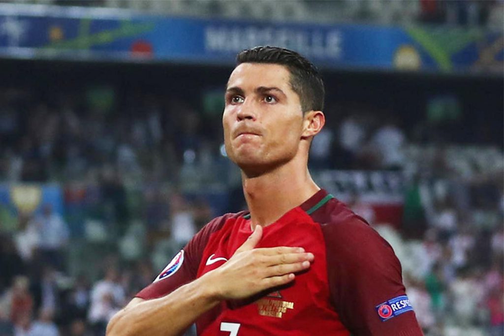 Cristiano Ronaldo dentro del 11 ideal de la Eurocopa