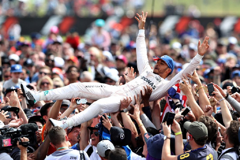 GP de Gran Bretaña: Hamilton profeta en su tierra