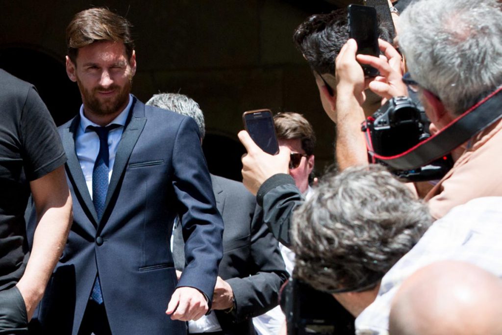 Messi divide a prensa y aficionados