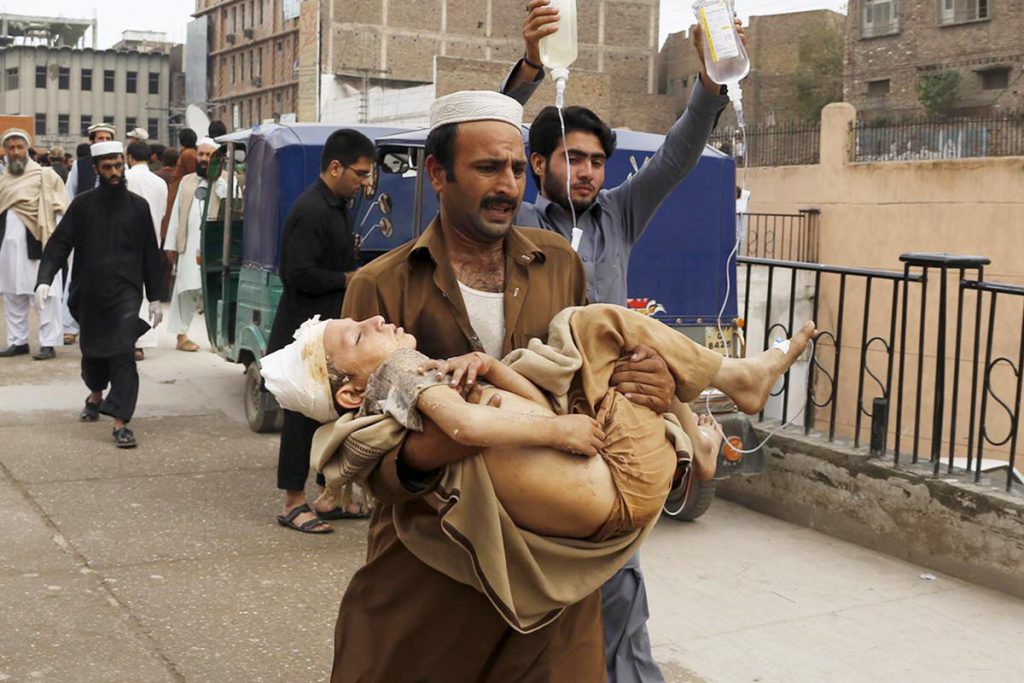 Doble atentado suicida contra Parlamento afgano deja 20 muertos