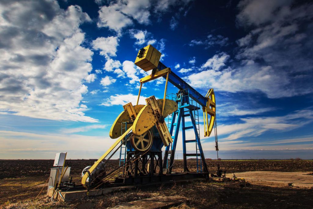 «Exceso de petróleo debilita los precios»: AIE