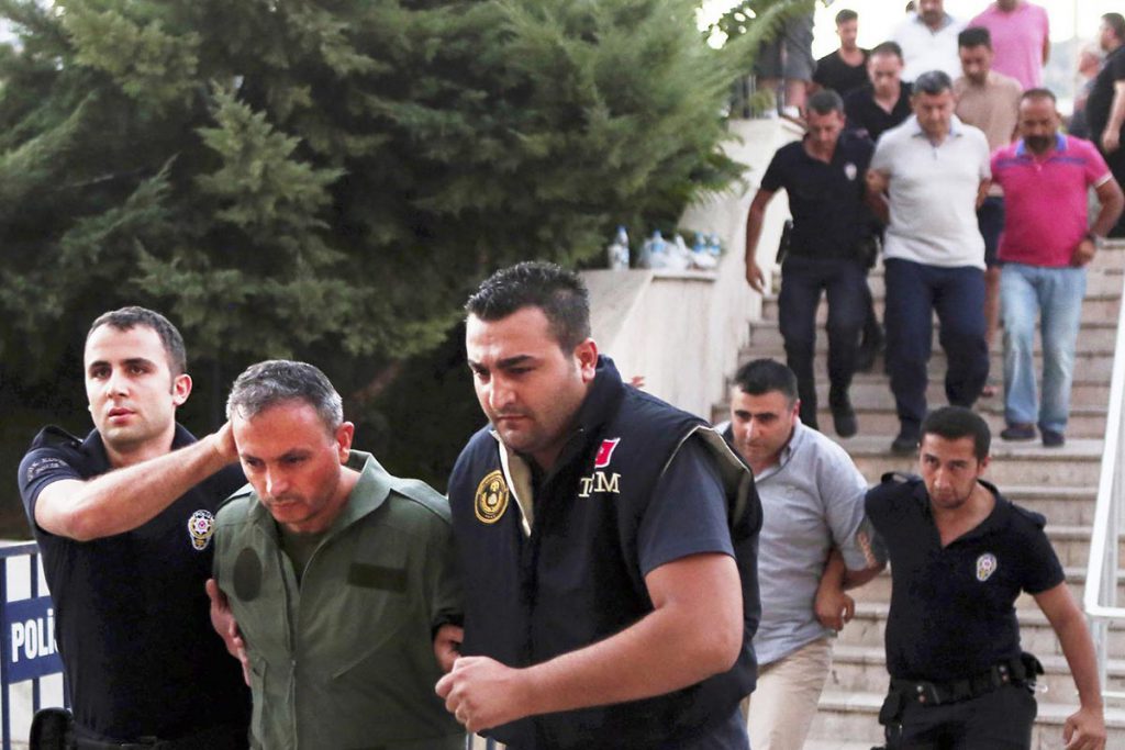Comienza en Turquía el mayor juicio relacionado con intentona golpista