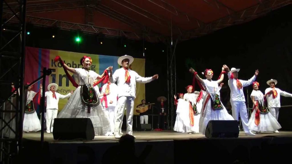 UAT prepara Festival Internacional del Folklor
