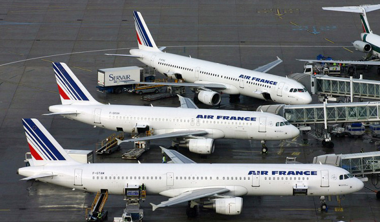 Air France cancela 139 vuelos por huelga de aeromozas