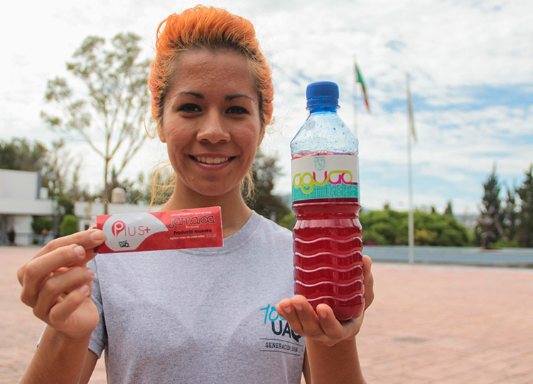 Alumnos de universidad de Querétaro crean bebida libre de azúcar