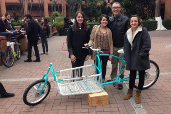 Estudiantes diseñan bicicletas para impulsar transporte sustentable