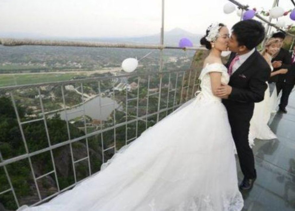 (Video) Celebra su boda en las alturas