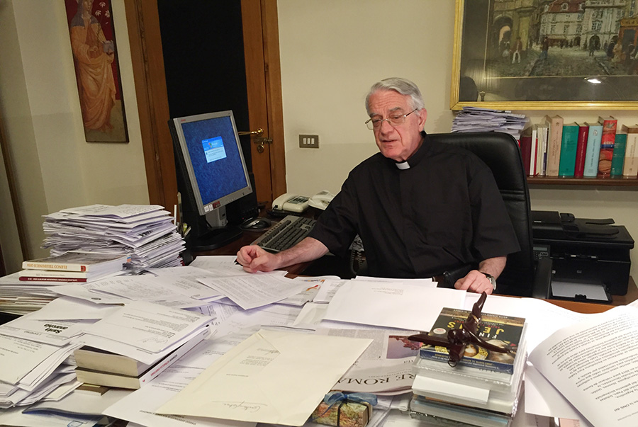 Lombardi se despide como vocero del Vaticano