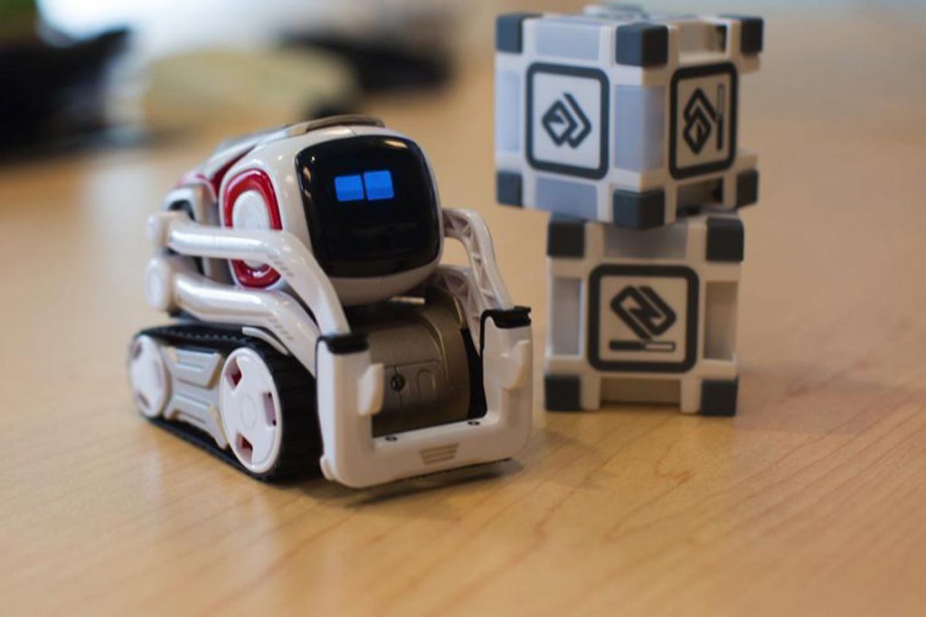 (video) Cozmo, microrobot para chicos y grandes