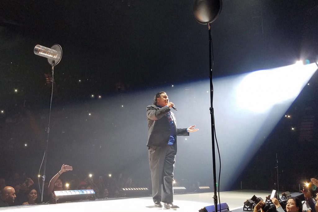 Juan Gabriel es tendencia en redes sociales