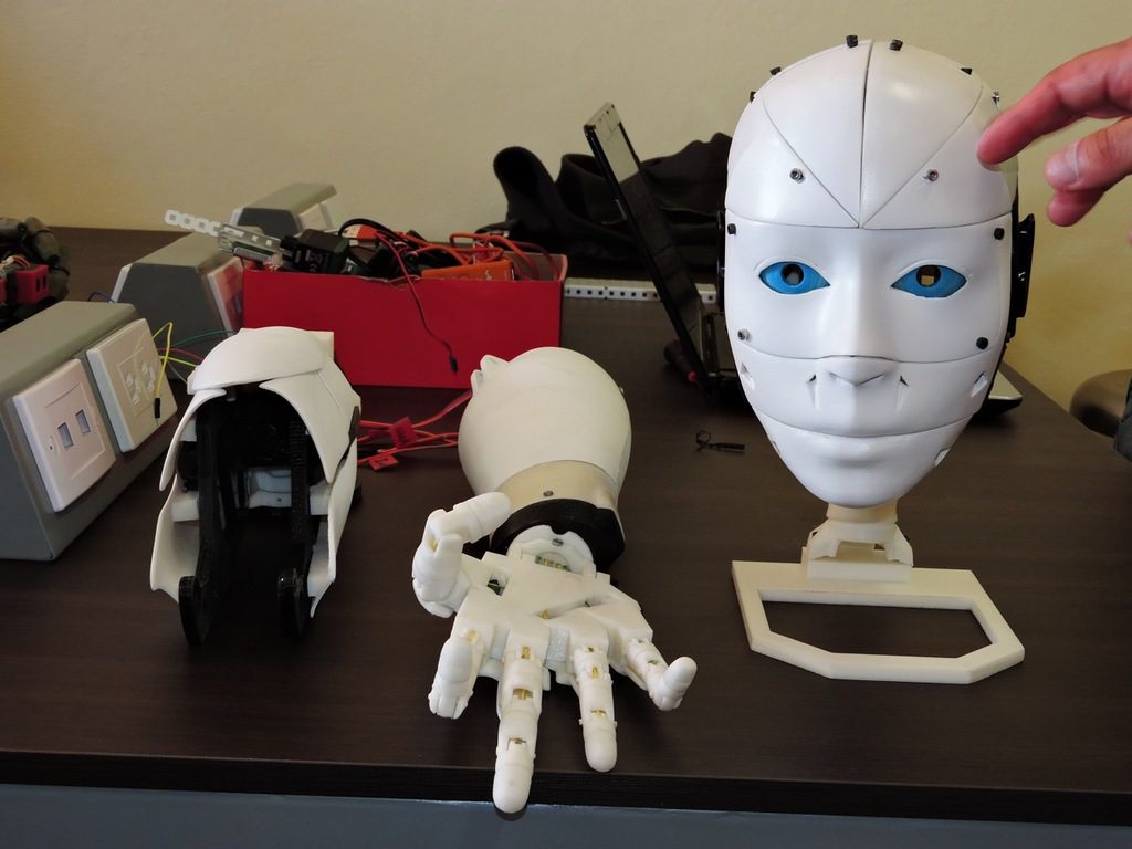 InMoov, robot 3D oaxaqueño