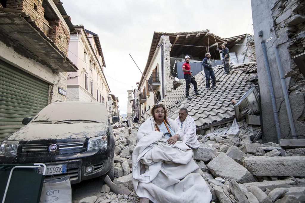Víctimas mortales por sismo en Italia: 241