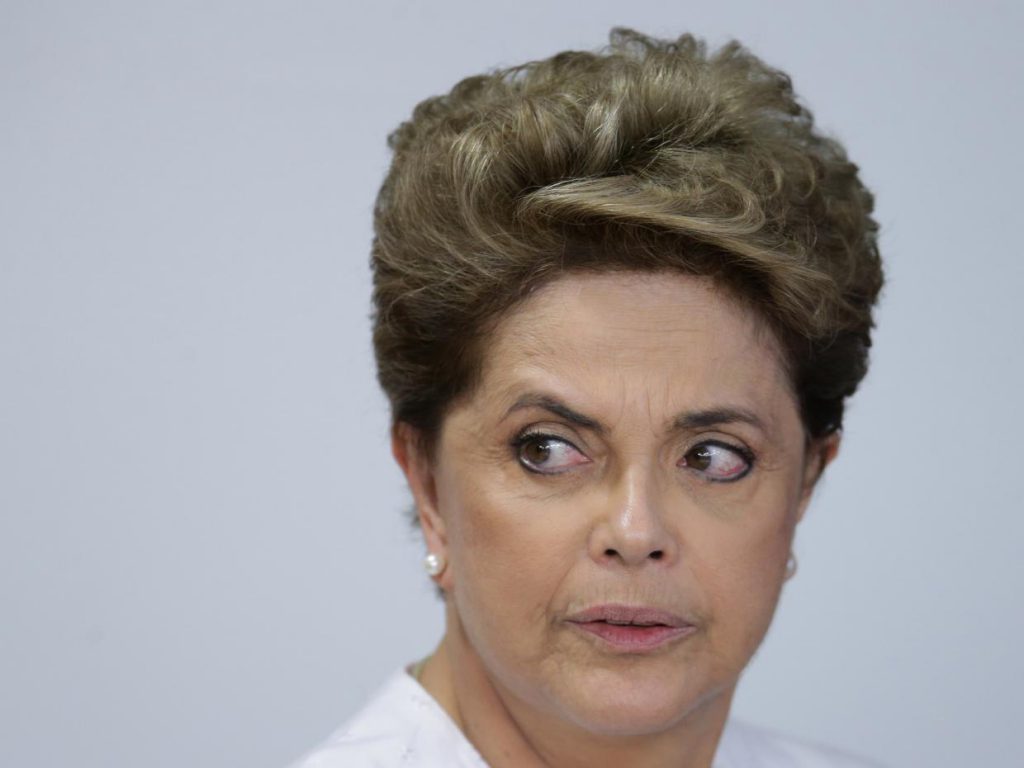 Aprueban juicio político contra Dilma