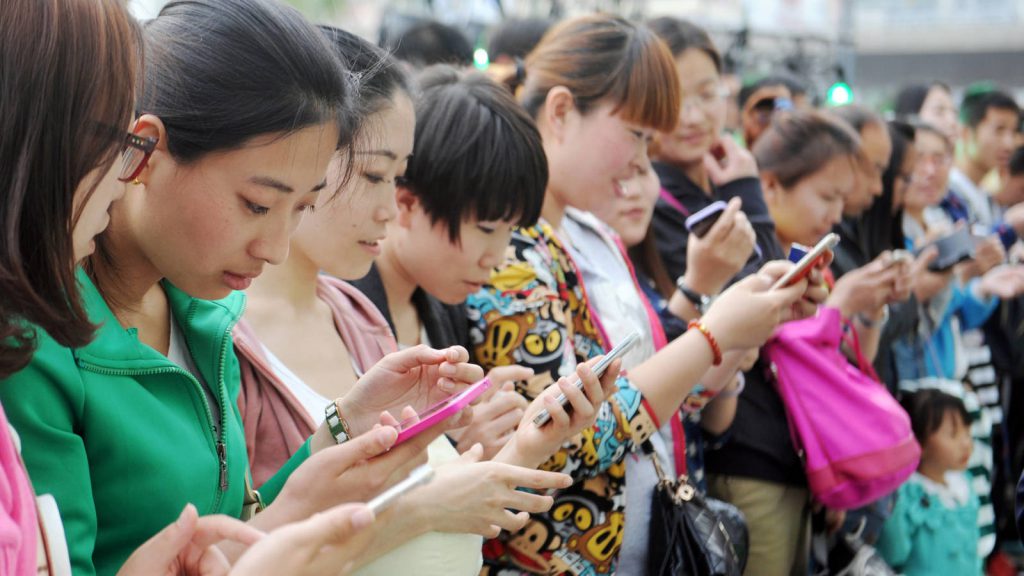 Los chinos, adictos al smartphone
