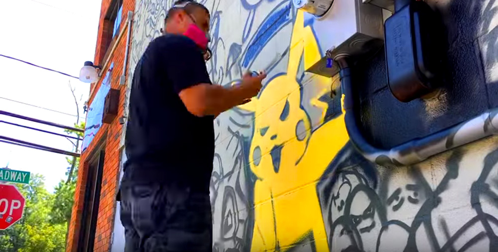 (Video) Pinta mural de Pokémon en su estudio