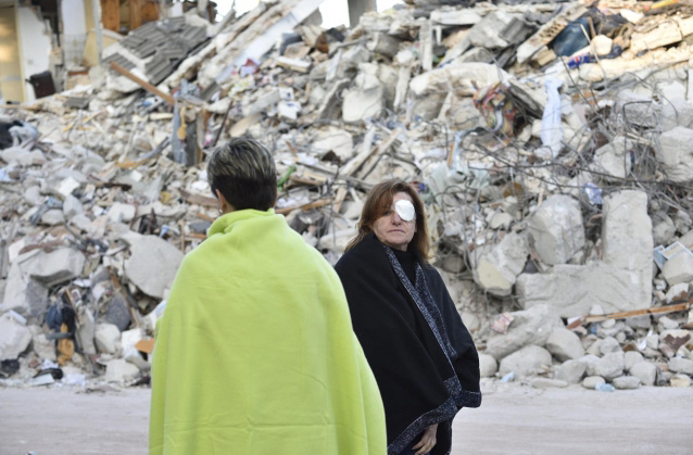 Suman 278 muertos y 388 heridos por sismo en Italia