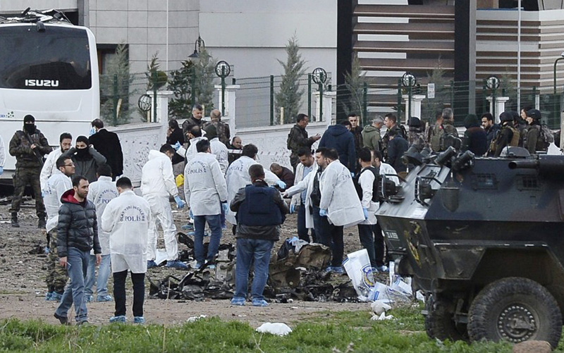 Deja seis muertos atentado con coche bomba en Turquía