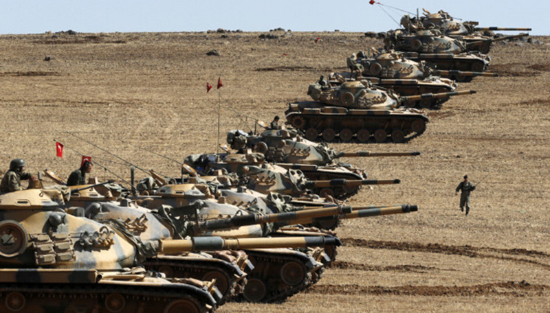 (video) Tanques de Turquía cruzan frontera con Siria en operación contra Estado Islámico