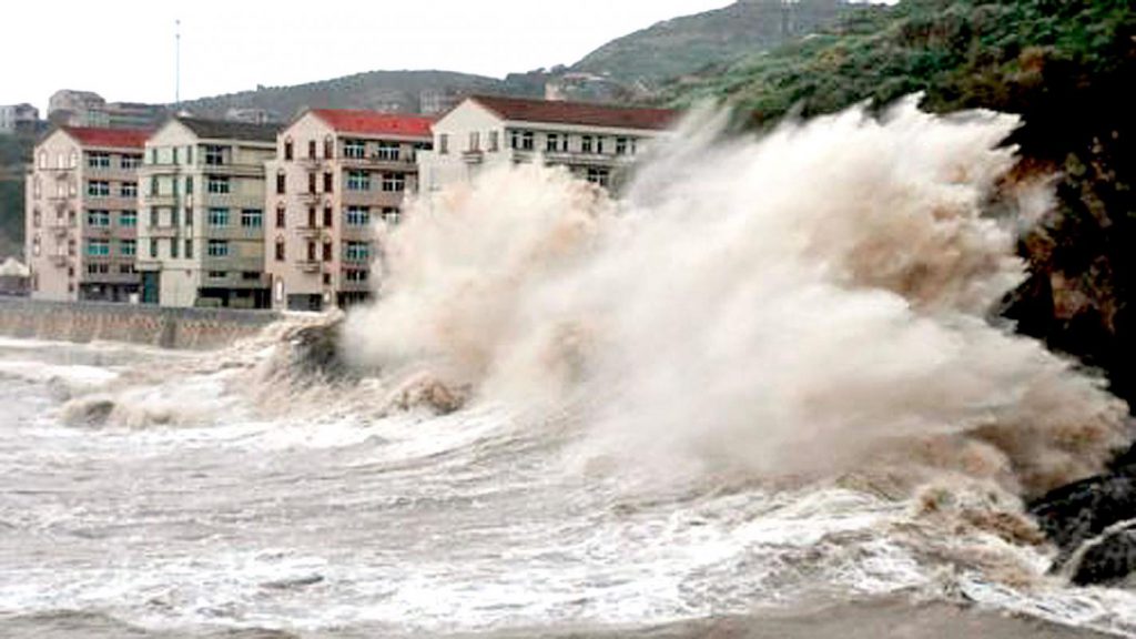 China se prepara por presencia del tifón Malakas