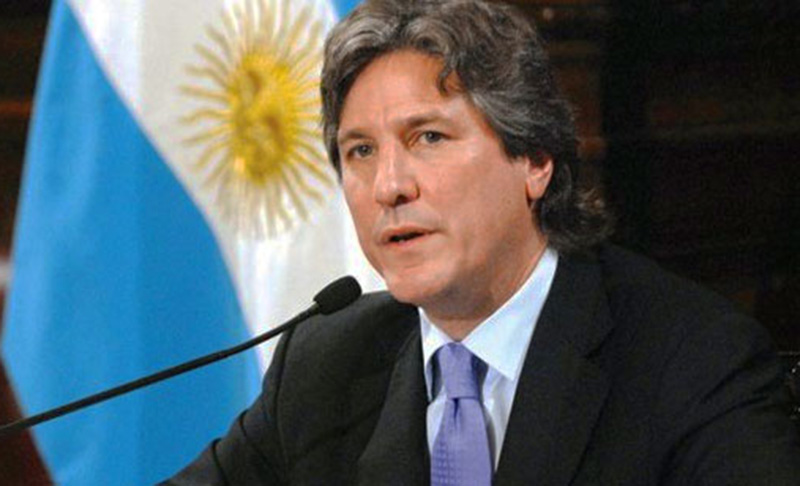 Procesan a exvicepresidente de Argentina por compra de autos