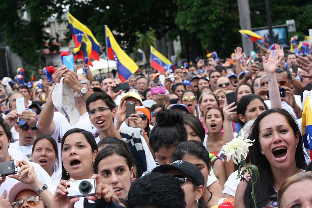 (video) Intentan «tomar» opositores Caracas