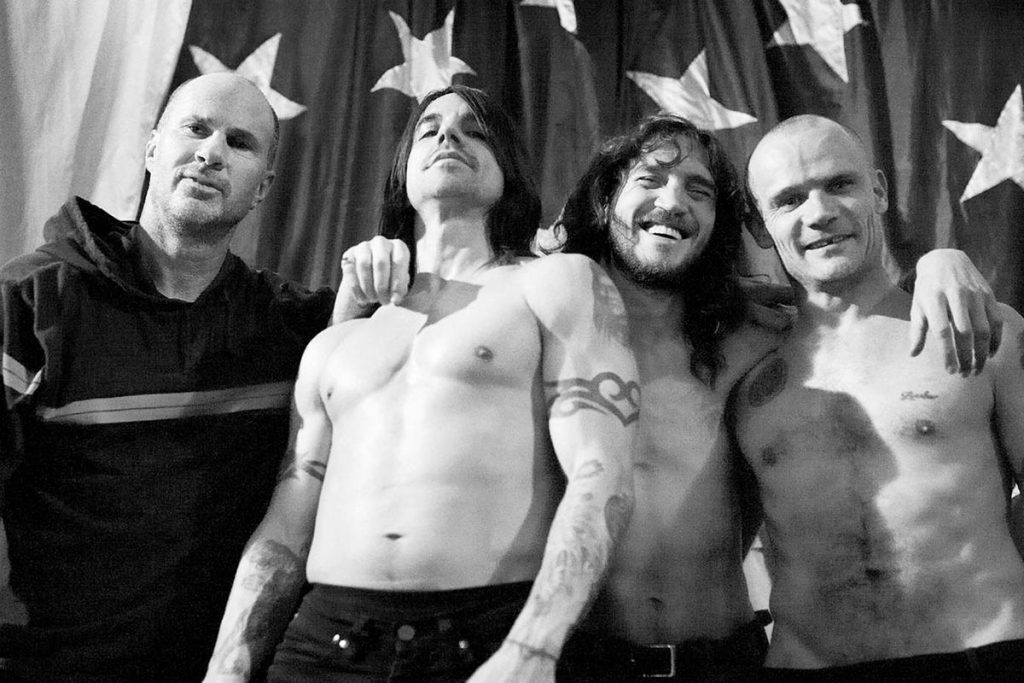 (video) Los Chili Peppers en showcase 360º