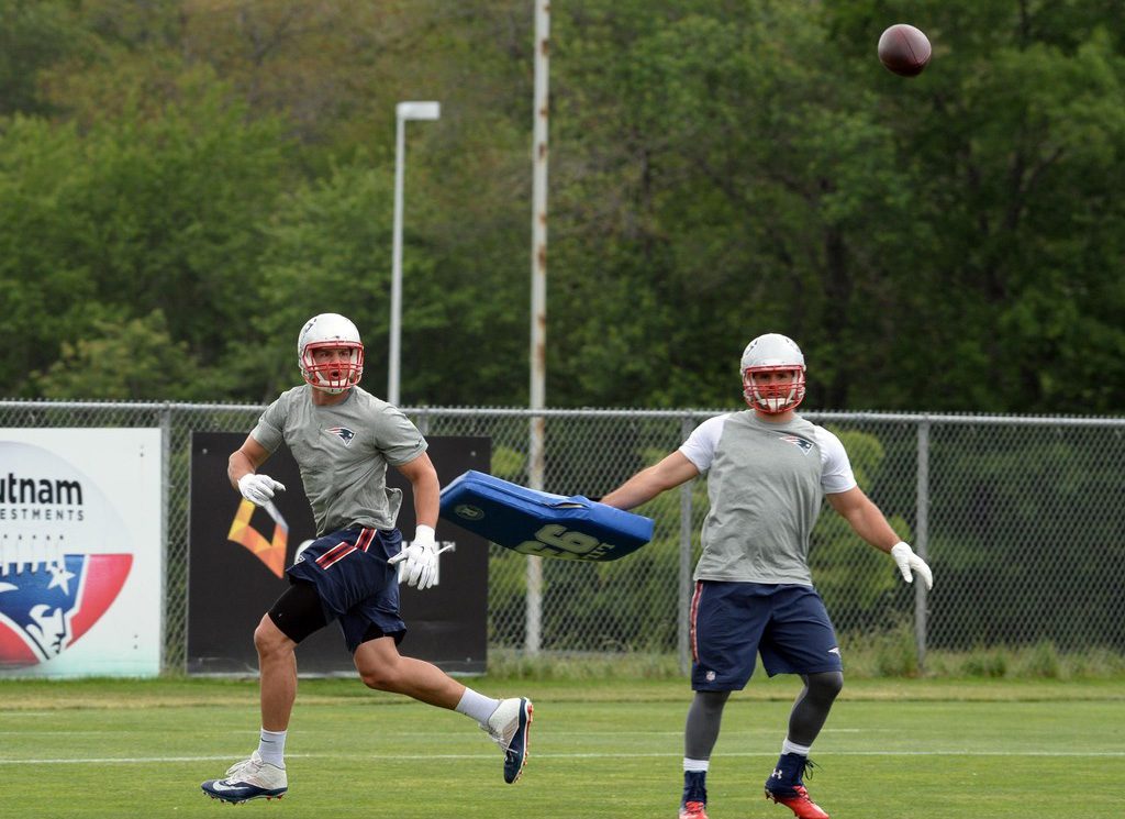 Gronkowski regresa a los campos de entrenamiento