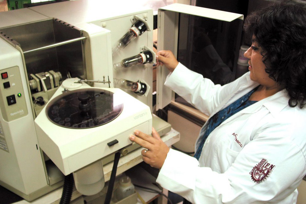 Politécnicos crean remedio nasal contra la ameba “comecerebros”