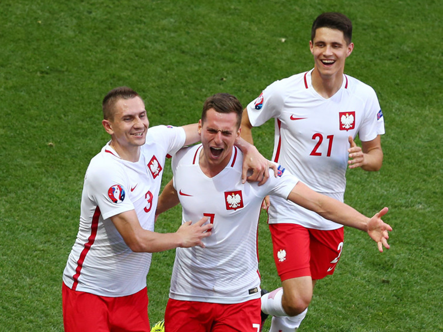 Eliminatorias 2016: Polonia y Kazajistán empatan 2-2