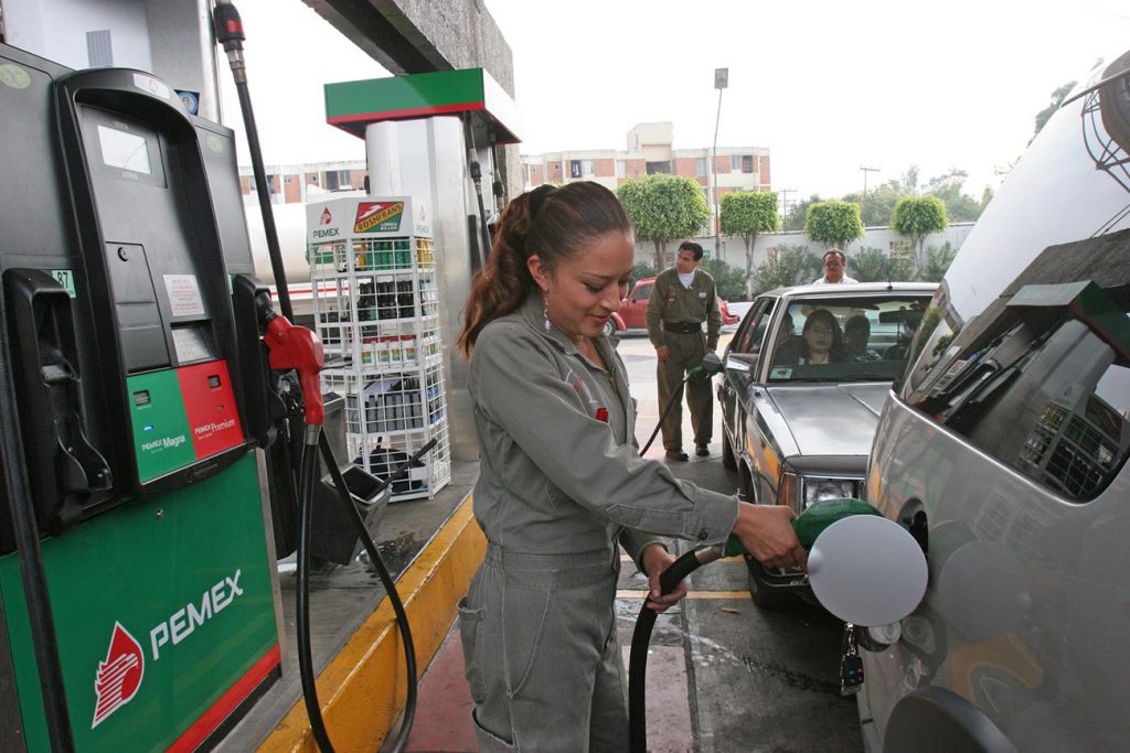 Despachadores de gasolina pagan derecho de piso