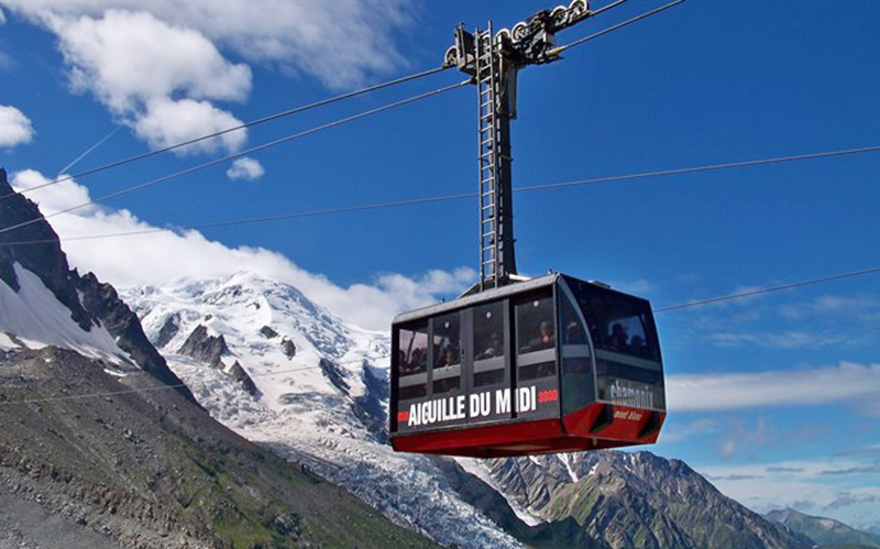 (video) Concluye rescate de turistas de teleférico del Mont-Blanc