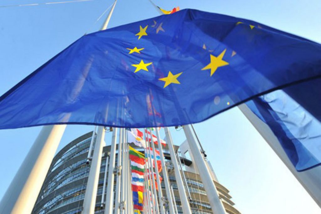 UE recuerda a Reino Unido que no puede negociar pactos comerciales