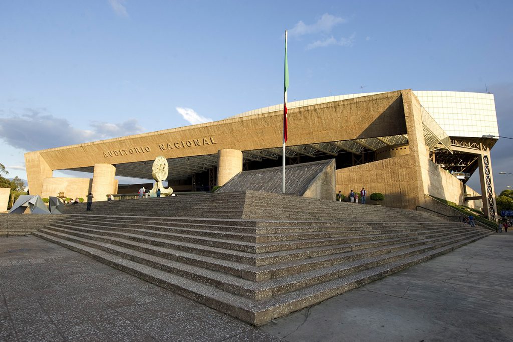 Exposición fotográfica recorre historia de Auditorio Nacional