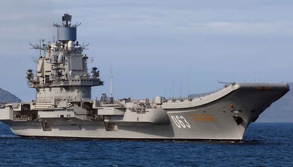 Vigila armada británica a buques de guerra rusos con destino a Siria