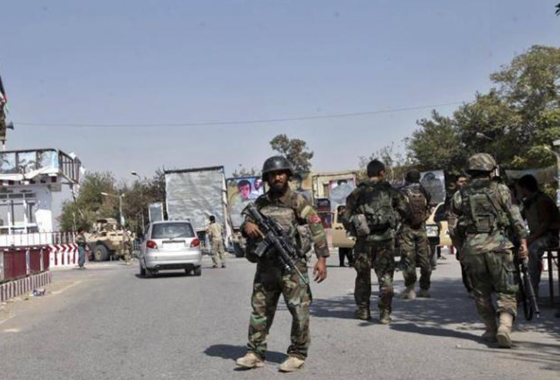Tropas afganas combaten por segundo día al Talibán en Kunduz