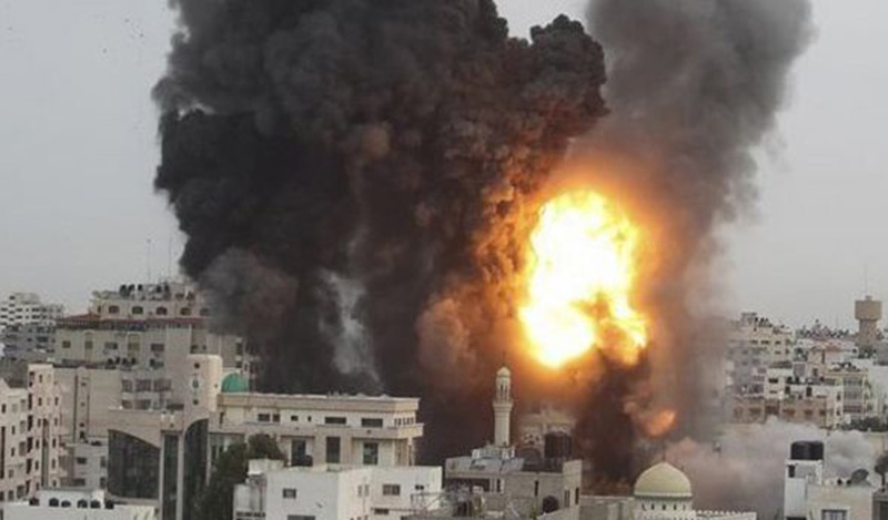 Israel bombardea posiciones de Hamas tras disparo de cohete