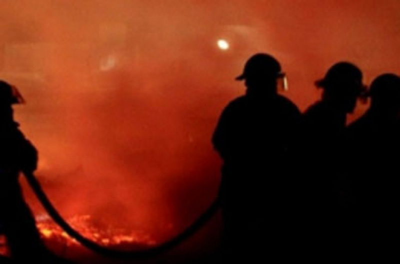 Incendio en planta de azufre en Mosul afecta a cientos de personas