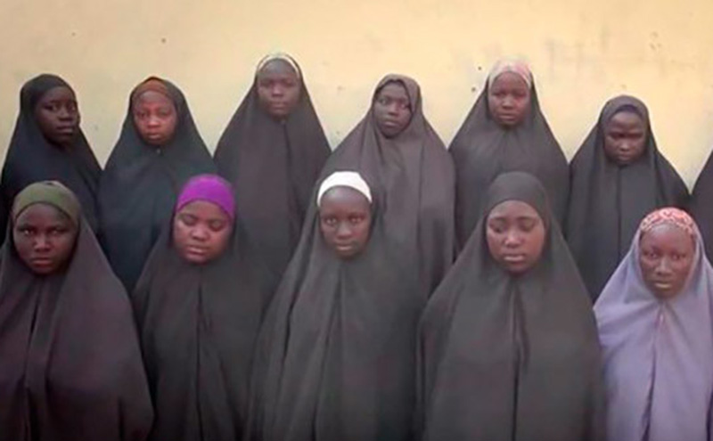 Confirman liberación de 21 niñas secuestradas por Boko Haram