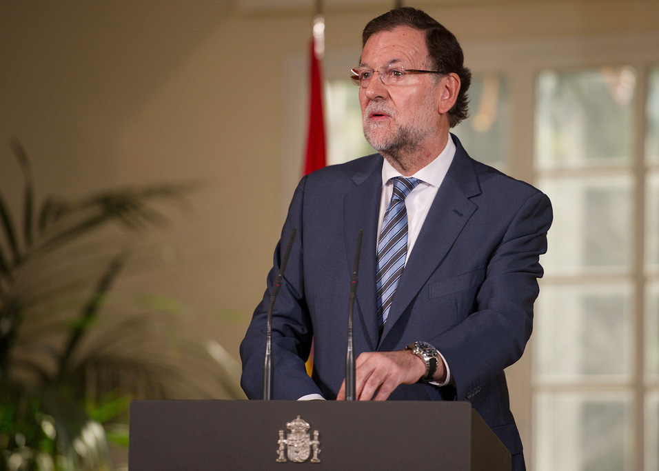 Rajoy anuncia investidura y ofrece diálogo a la oposición