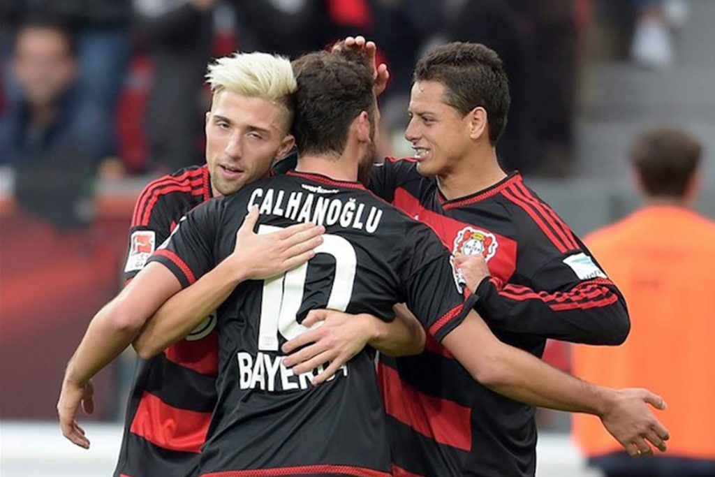 Bundesliga: “Chicharito” y Leverkusen van por victoria