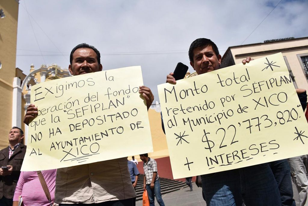 Anuncian bloqueos carreteros en Veracruz