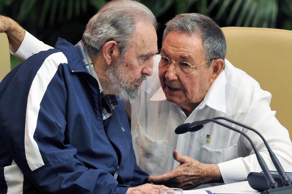 Fidel y Raúl, diferentes y complementarios