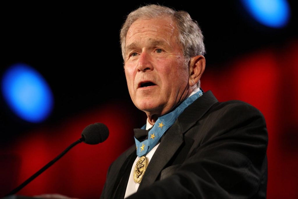 George W. Bush no votó por Trump o Clinton