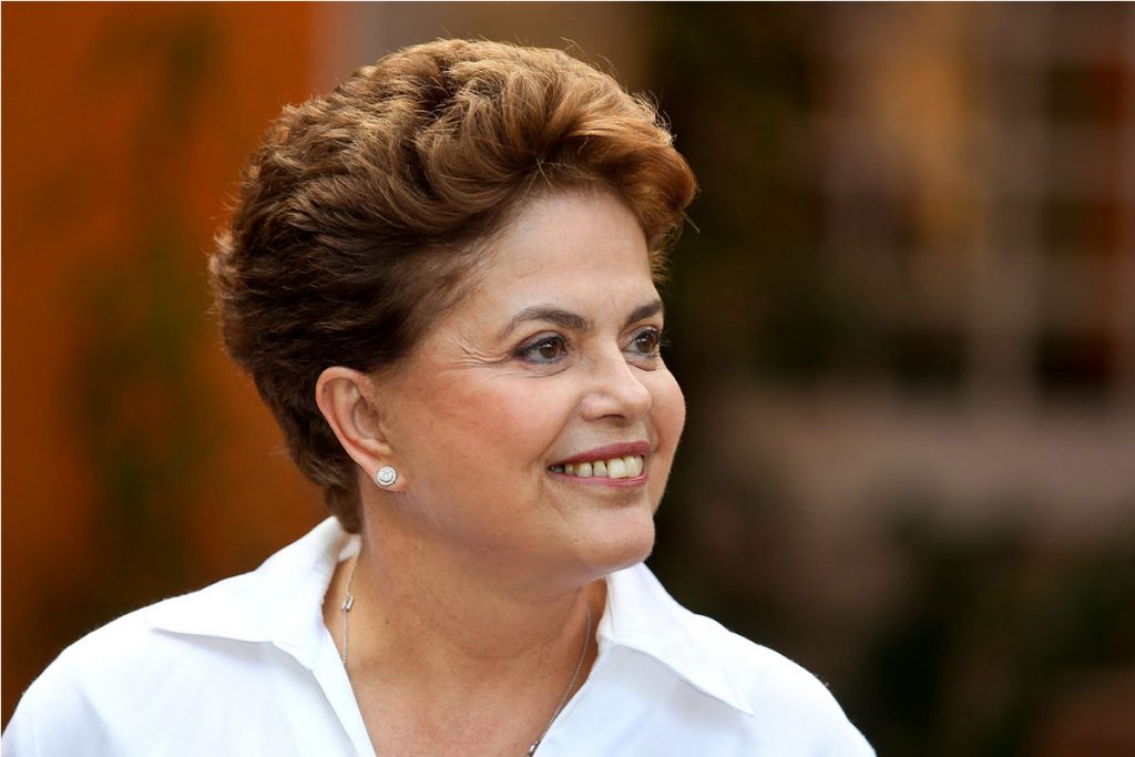 Rousseff denuncia quieren «revertir» conquistas sociales