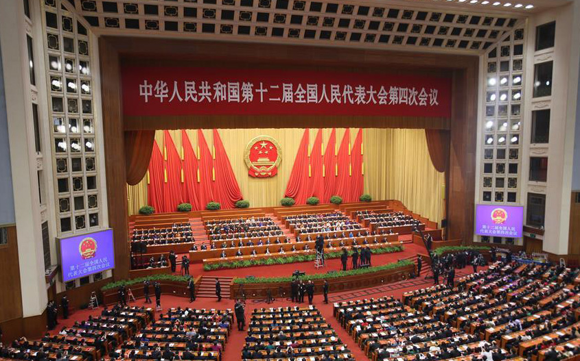 China impide a dos legisladores separatistas de Hong Kong asumir cargo