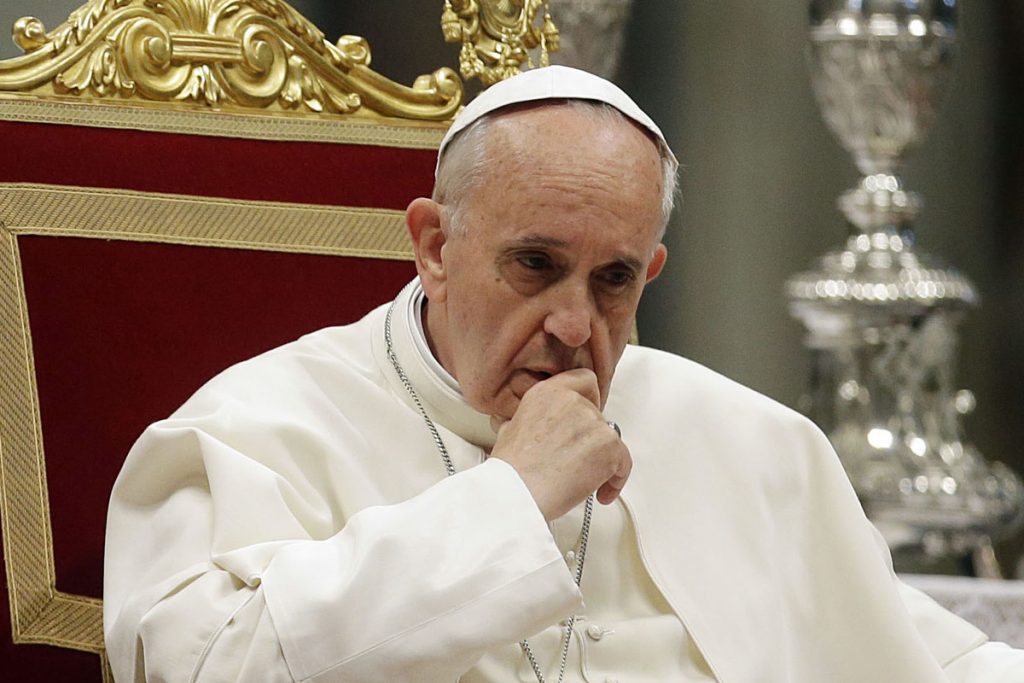 Papa expresa sus condolencias por caída de avión en el Mar Negro