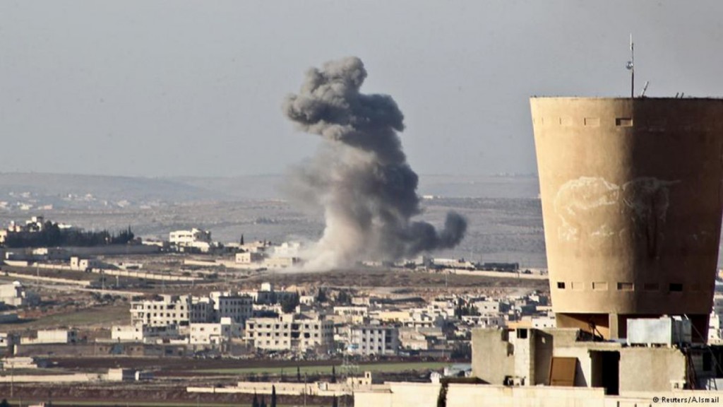 Bombardeos contra yihadistas en ciudad siria de Idlib dejan 30 muertos